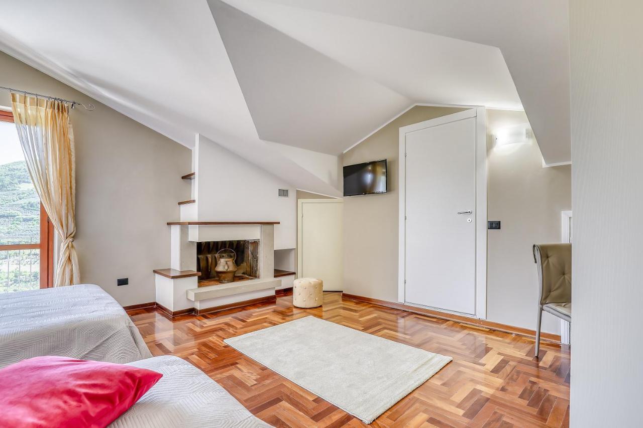 Hotel Villa De Santis Montefranco Екстер'єр фото