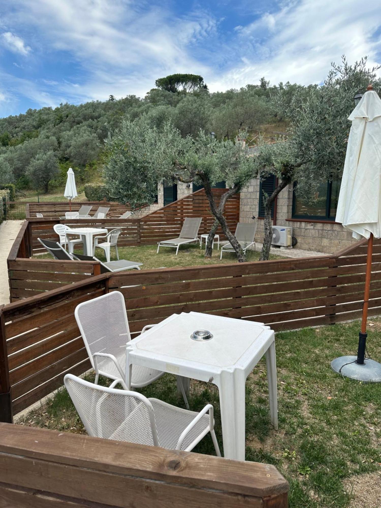 Hotel Villa De Santis Montefranco Екстер'єр фото