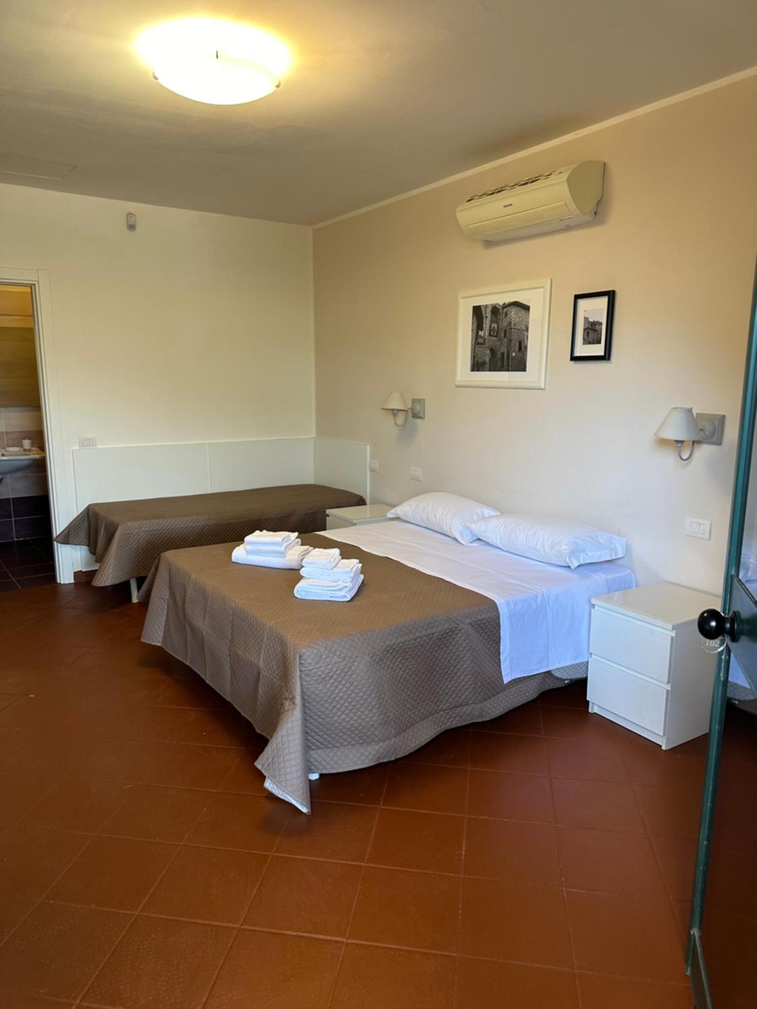 Hotel Villa De Santis Montefranco Екстер'єр фото